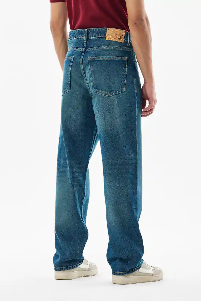 Washed Loose Fit Jeans